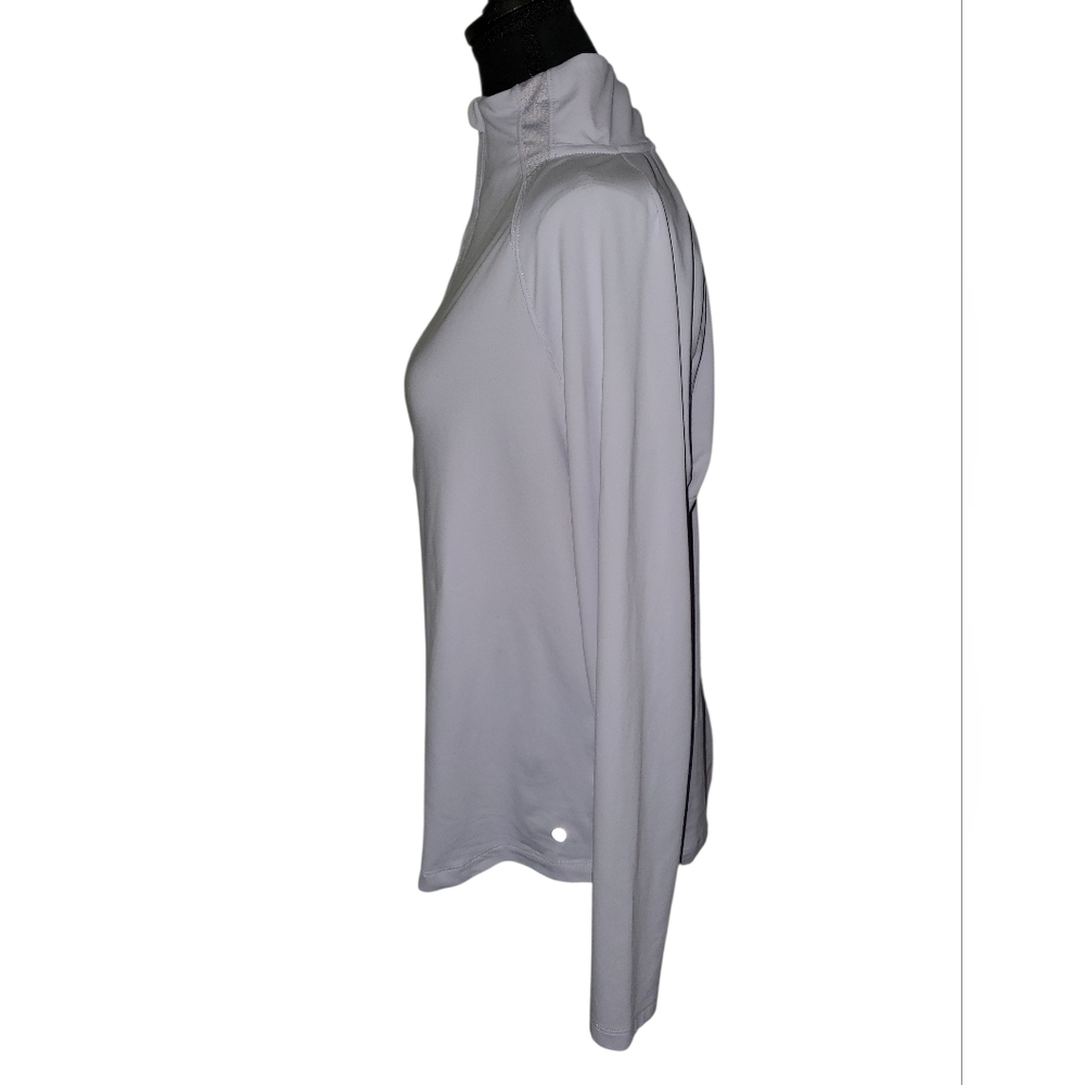 Womens Large Layer 8 is an athletic apparel Quick DRY